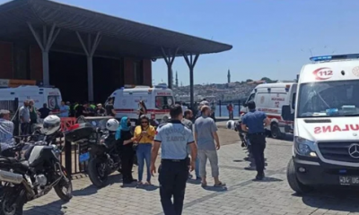 Şehir hatları vapuru Karaköy İskelesi’ne çarptı