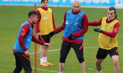 Milli futbolcular deprem bölgesi için AHBAP’a bağış yaptı