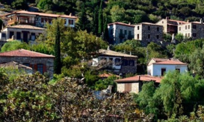 Kadınlardan saklanmak için evine 4.5 metrelik çit çekti