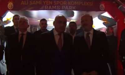 Galatasaray taraftarından Mehmet Büyükekşi’ye protesto