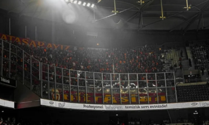 Galatasaray deplasman tribününde ’emniyet dışarı’ tepkisi