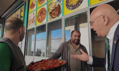 Mahmut Tanal tepsi kebabında et göremeyince sinirlendi!