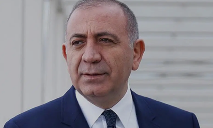 Gürsel Tekin İl Başkanlığı’na girmeden aracına döndü