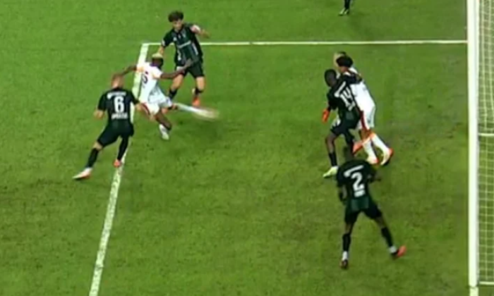 VAR devreye girdi Galatasaray’ın golü iptal edildi