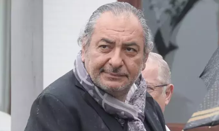 Reha Muhtar havalimanında ortalığı birbirine kattı