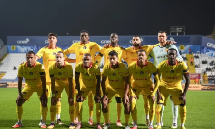 Süper lig ekibi sahaya müthiş bir anma ile çıktı! Alkış alan Atatürk detayı